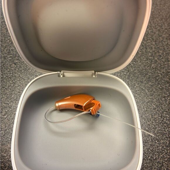 Starkey Microtech i1000 Summit RIC Hearing aid - Picture 2 of 3